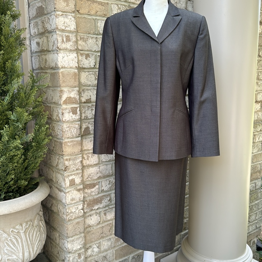 Kasper ASL Gray 2 Piece Suit - 10 Petite